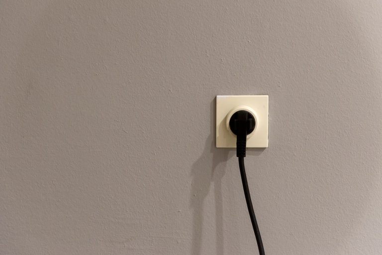Prise électrique en prise radiateur